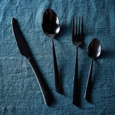 MENAGERE 16 PIECES DELTA BLACK FINISH (Vendu par 6)