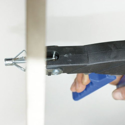 PINCE A POSER LES CHEVILLES A CLIQUET