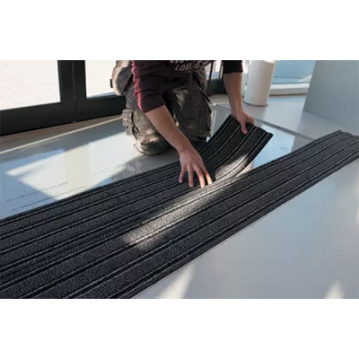 ROMUS - Oural Tile Tapis d'Entrée Anthracite en Lames Boite de 1m²
